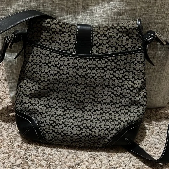 Pre-owned Coach Signature C Black Leather/canvas Crossbody Bag - Picture 2 of 10